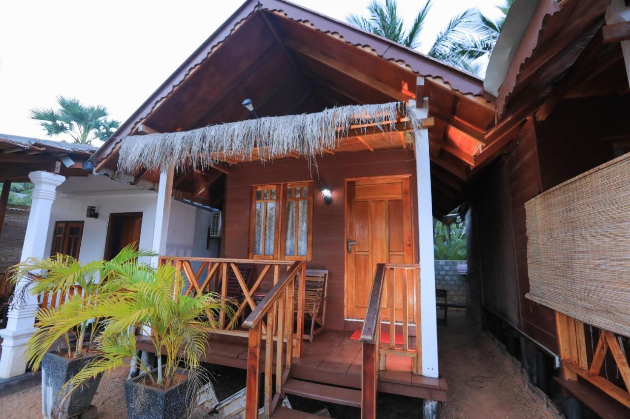Trinco Star Cabana Trincomalee Exterior foto