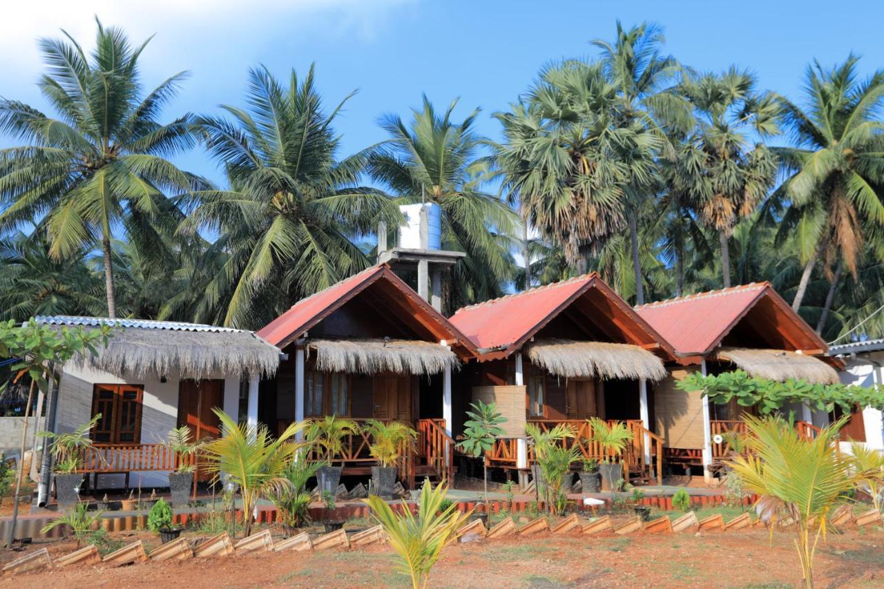 Trinco Star Cabana Trincomalee Exterior foto